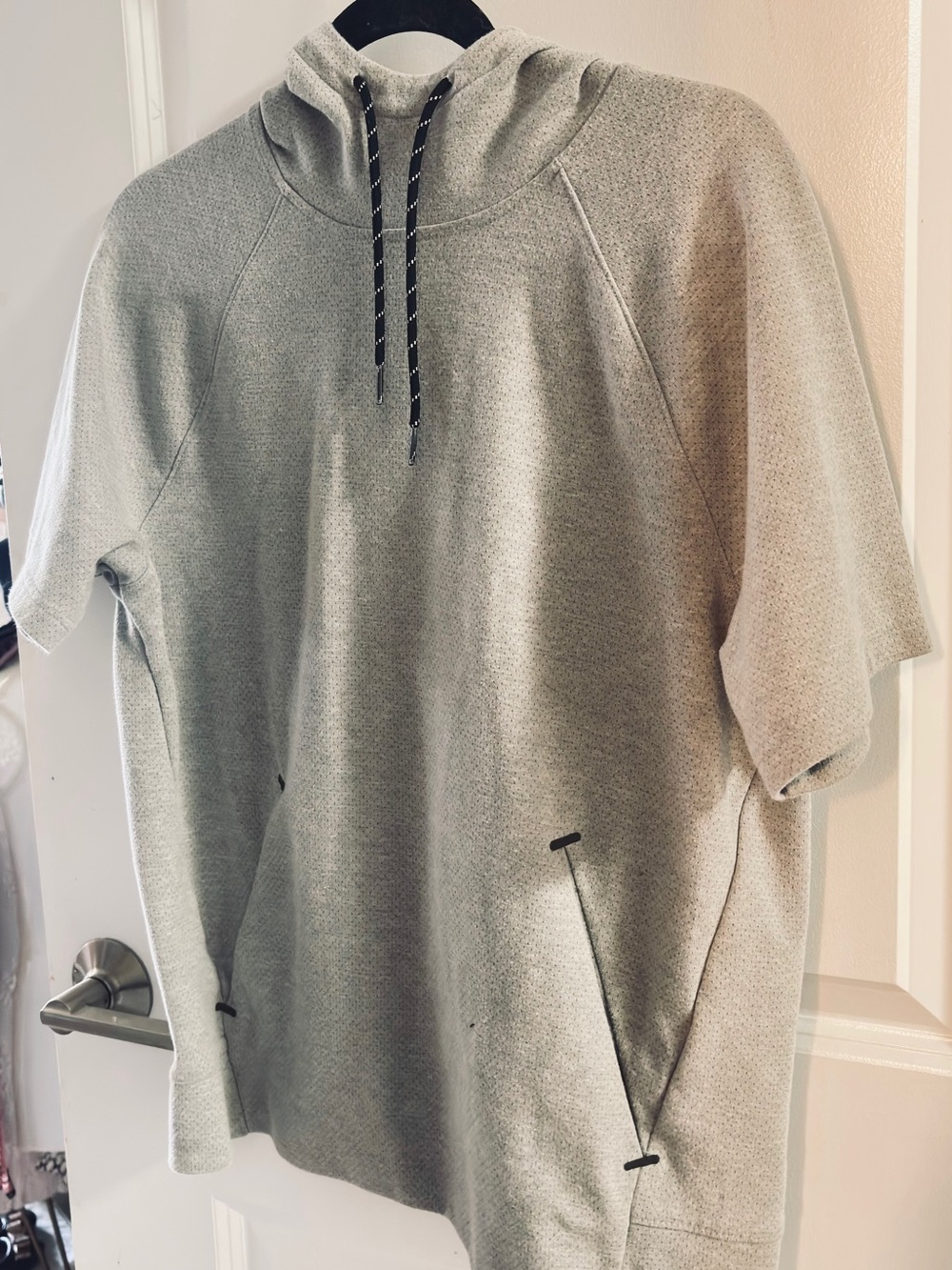 Old Navy Light Gray Short-Sleeve Hooded Pullover